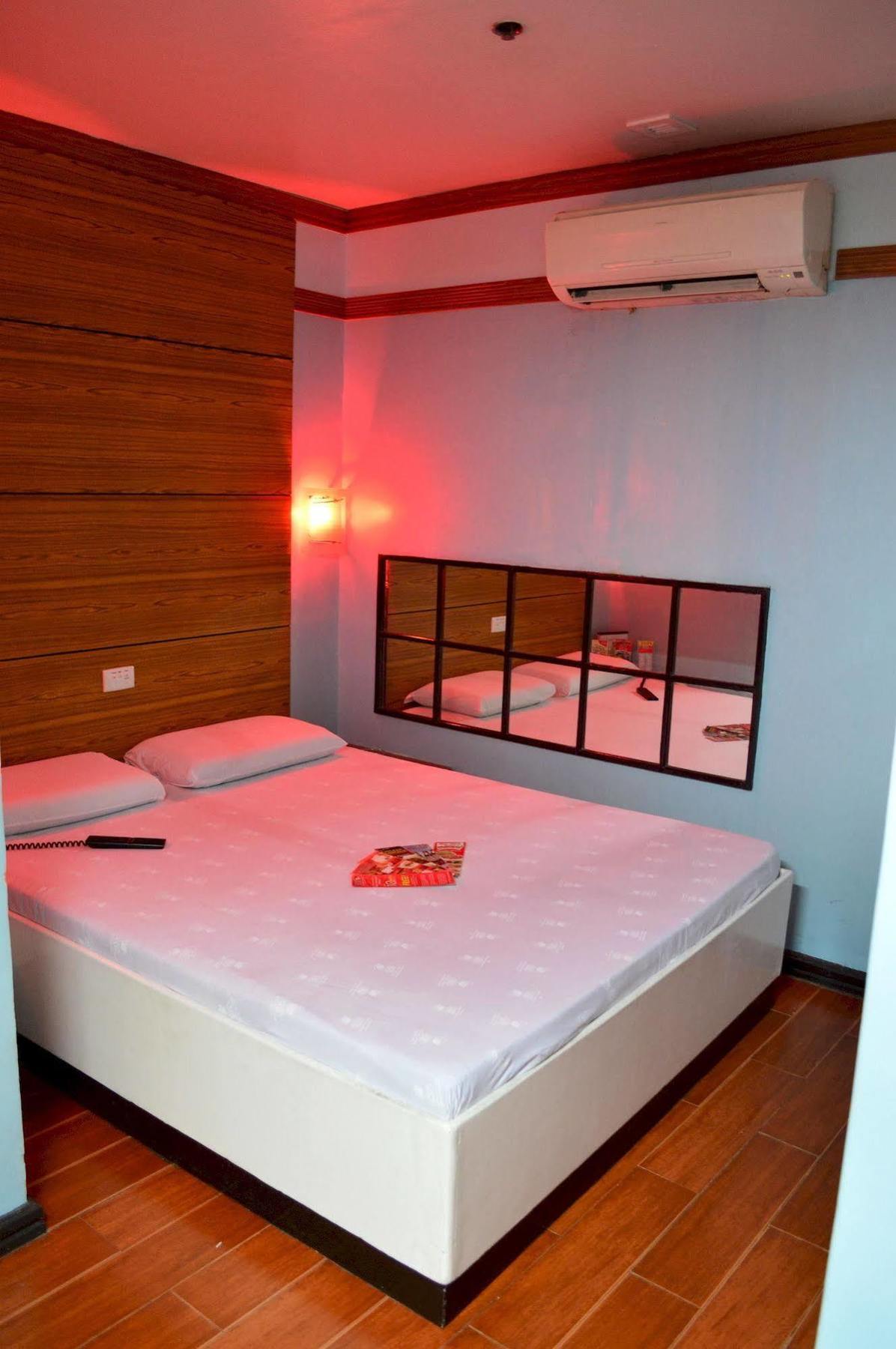 Hotel Sogo Edsa Caloocan Екстериор снимка