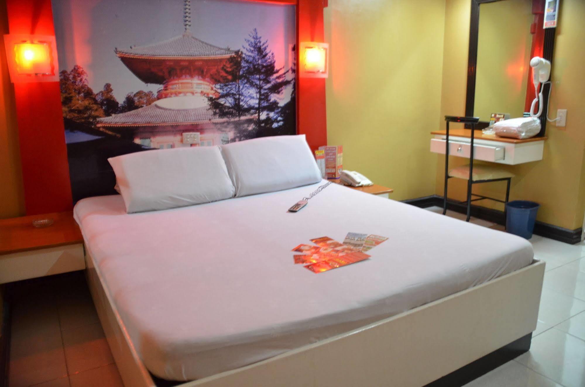 Hotel Sogo Edsa Caloocan Екстериор снимка